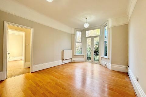 2 bedroom apartment to rent, Coombe Road , South Croydon
