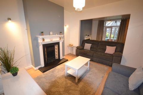 3 bedroom semi-detached house to rent, Lindsay Road, Leicester LE3
