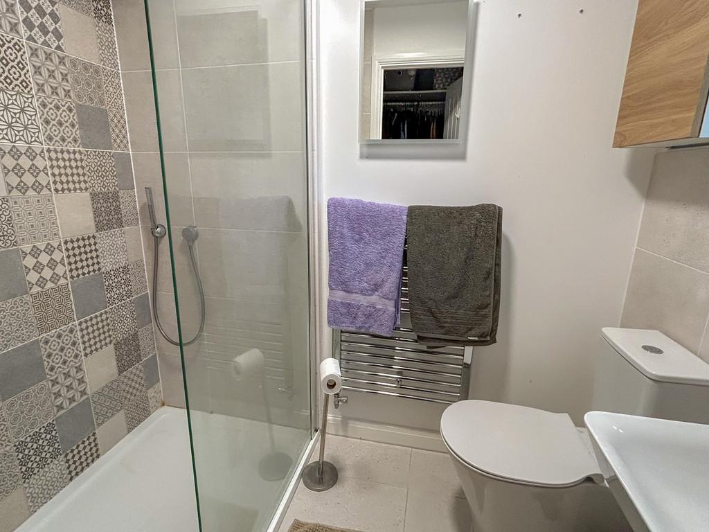 Bedroom 1 en-suite