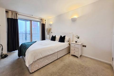 2 bedroom apartment to rent, Whitehall Waterfront, Riverside Way LS1