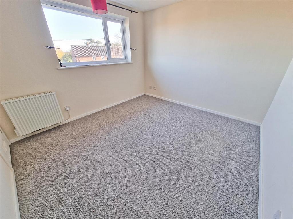 Bedroom 1.jpg
