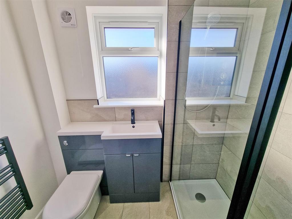 Shower Room.jpg