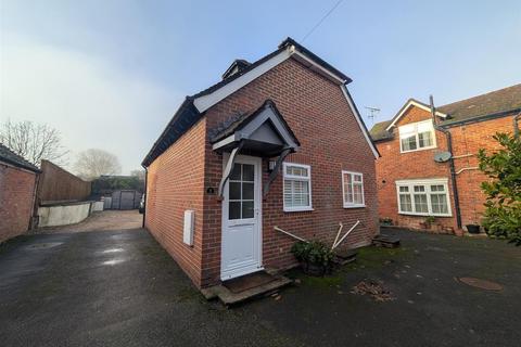 2 bedroom detached house for sale, High Street, Broughton, Stockbridge