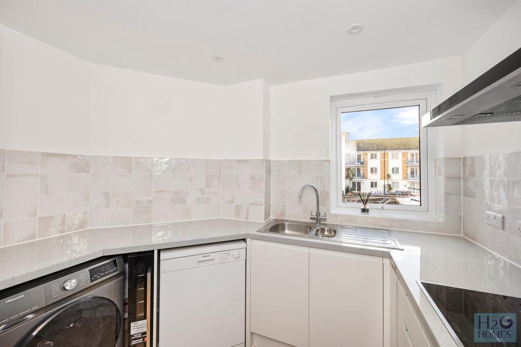 The Strand, Hamilton Court, Flat 6-018