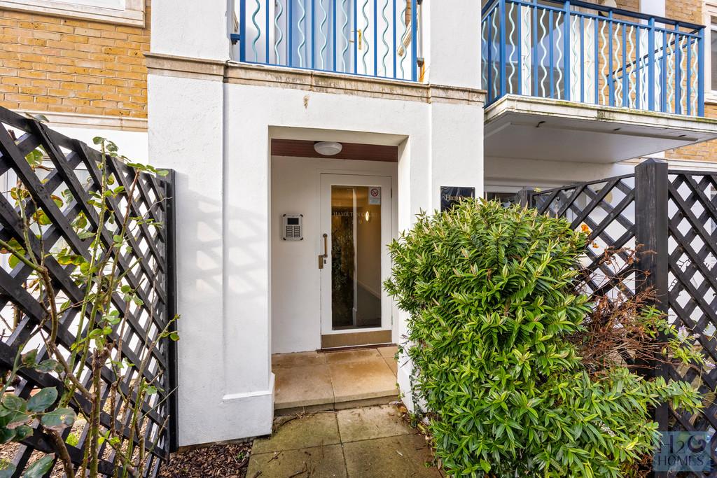 The Strand, Hamilton Court, Flat 6-005
