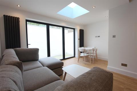 undefined, Beaconsfield Road, Seven Sisters, N15