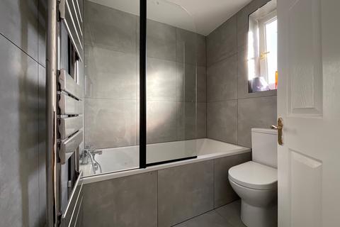 2 bedroom semi-detached house to rent, Westminster Crescent, Doncaster DN2