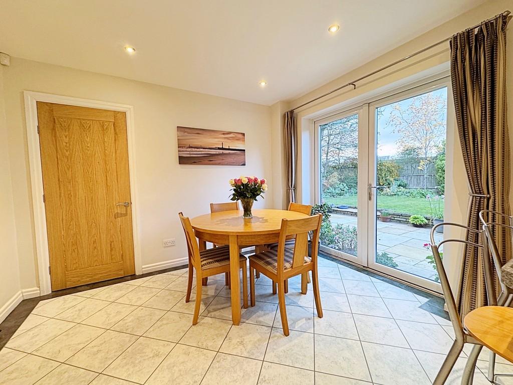 Kitchen Seating Area