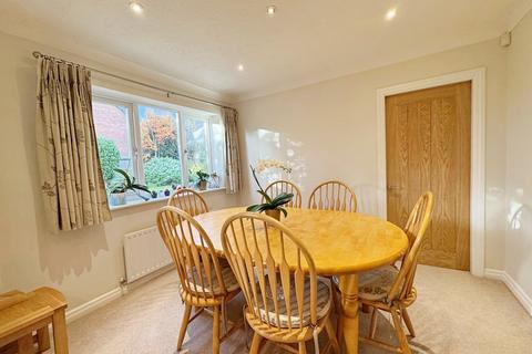5 bedroom detached house for sale, Mountbatten Avenue, Kenilworth