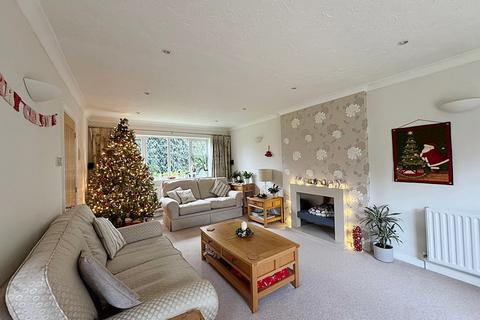 5 bedroom detached house for sale, Mountbatten Avenue, Kenilworth