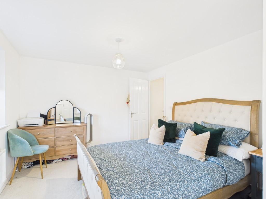 10 Howes Road, Bradwell, NR31 9 XL Bedroom