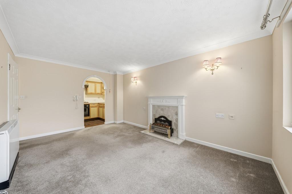 25 Mere Court Ruskin Court-4