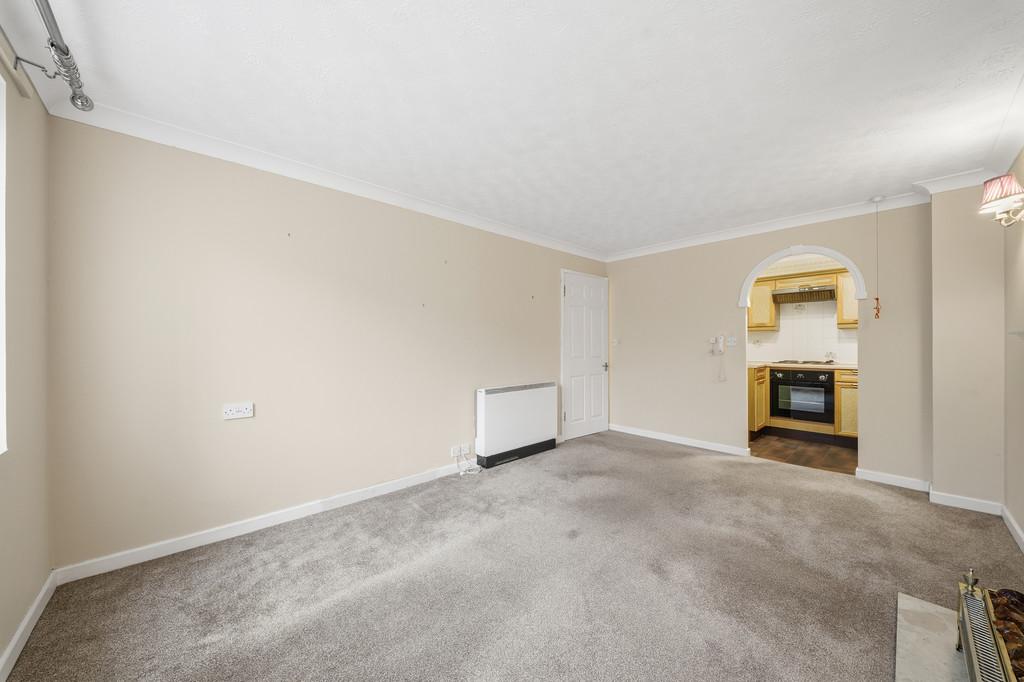 25 Mere Court Ruskin Court-5