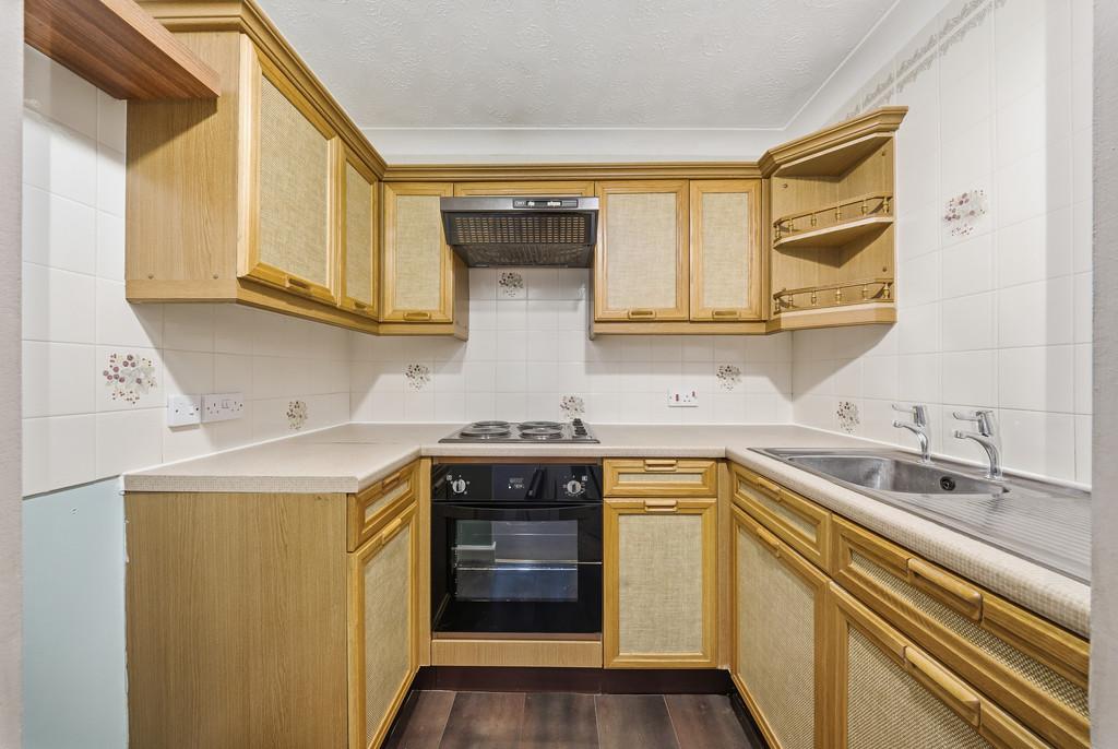 25 Mere Court Ruskin Court-6