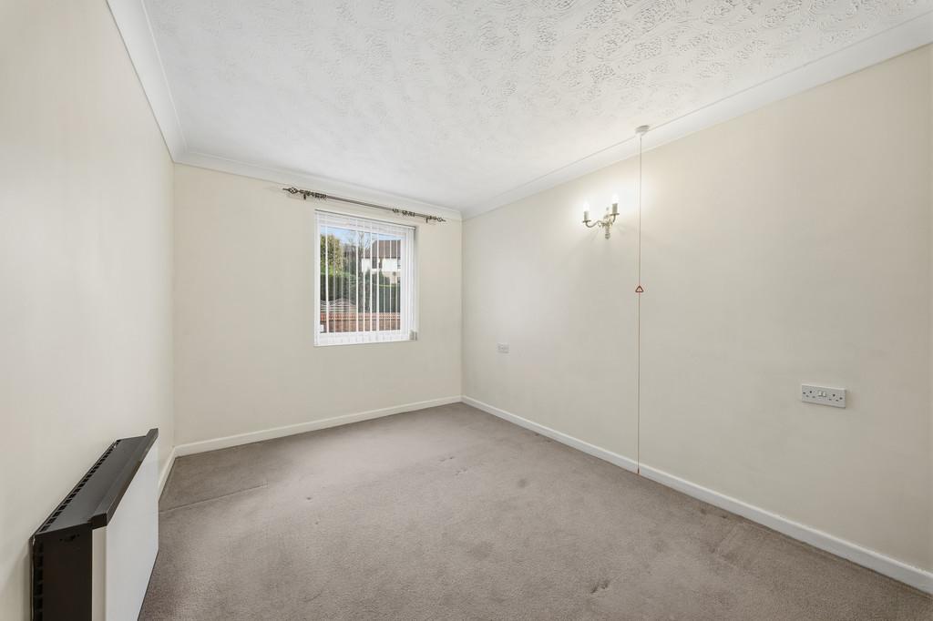 25 Mere Court Ruskin Court-7
