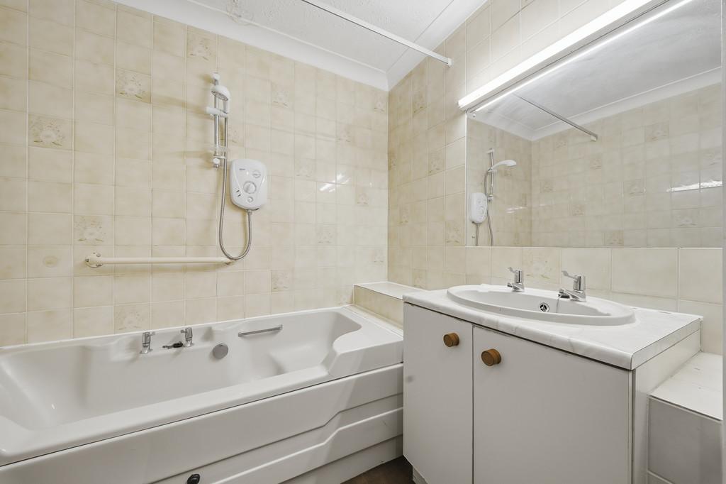 25 Mere Court Ruskin Court-2