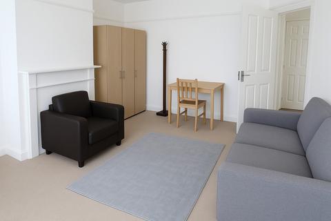 2 bedroom flat to rent, Vine Place, Hounslow TW3