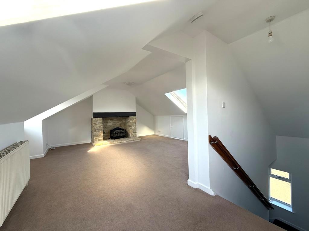 Living room 4