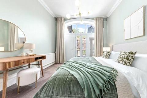 1 bedroom apartment to rent, St George's Square, Pimlico, London, SW1V