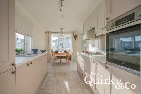 undefined, Pearl Drive, Canvey Island, SS8