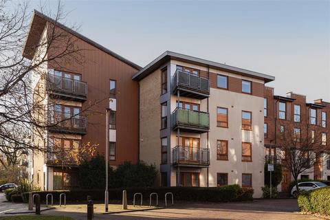 2 bedroom apartment to rent, Commonwealth Drive, Crawley