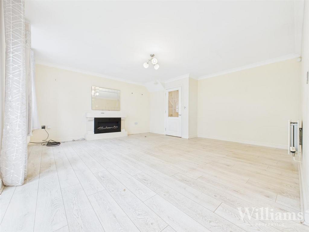 CAM02861 G0-PR0526-STILL021.jpg