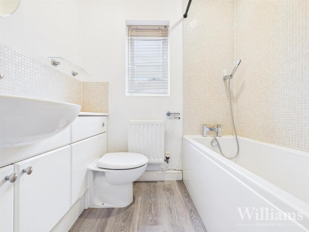 CAM02861 G0-PR0526-STILL010.jpg