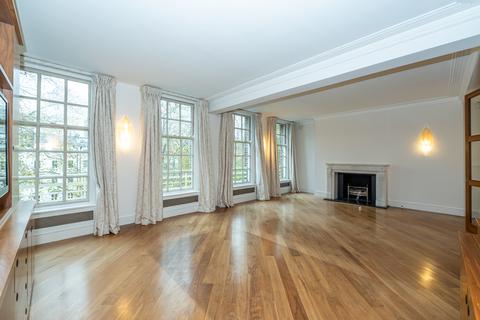 Lowndes Square, London SW1X