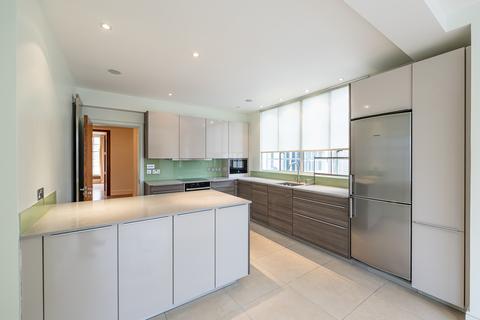 3 bedroom flat to rent, Lowndes Square, London SW1X