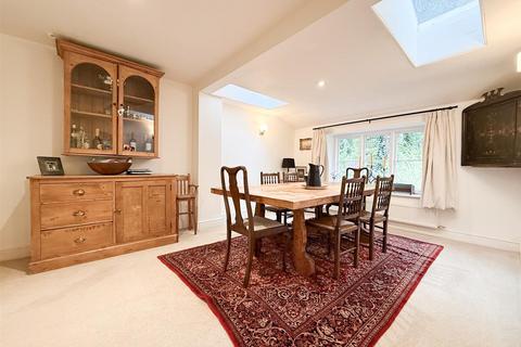 3 bedroom semi-detached house to rent, Colesbourne, Cheltenham GL53 9NP