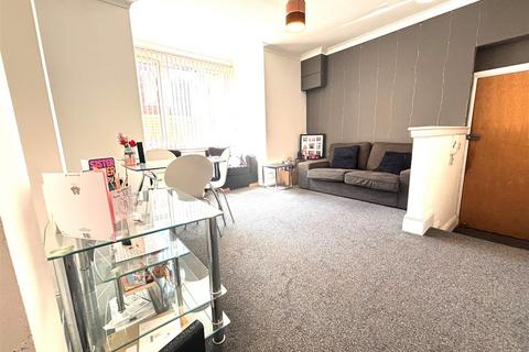 2 bedroom apartment to rent, Otterburn Villas South, Newcastle Upon Tyne