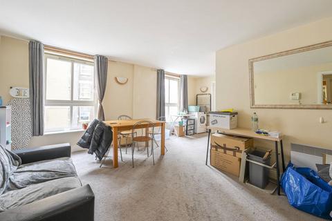 2 bedroom flat to rent, Commercial Road, Whitechapel, London, E1