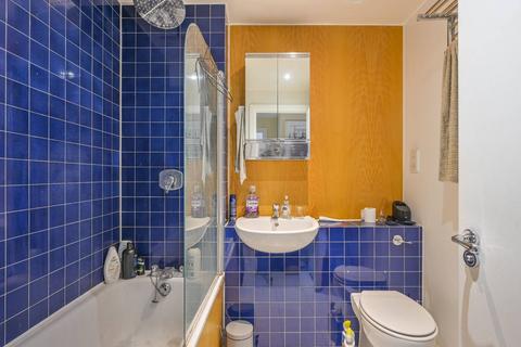 undefined, Commercial Road, Whitechapel, London, E1