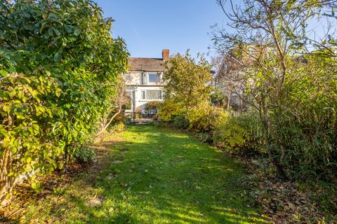 4 bedroom terraced house for sale, Kew Crescent, Sutton SM3