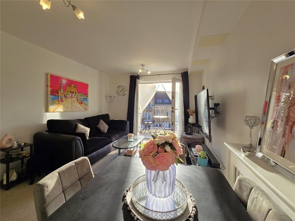 Dining/Lounge