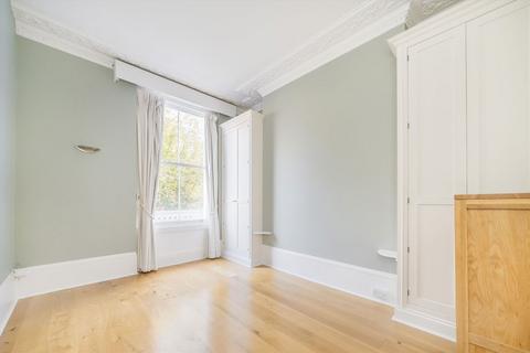 2 bedroom maisonette to rent, Palace Road, East Molesey KT8