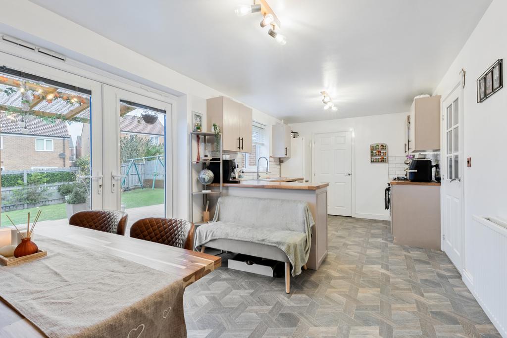 Kitchen/Dining Room