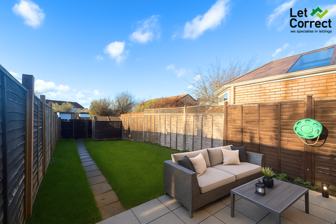 3 bedroom terraced house to rent, Holyport, Maidenhead SL6