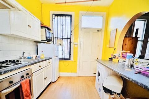 undefined, Roundhay View, Leeds, West Yorkshire, LS8