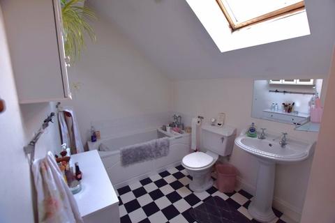 2 bedroom apartment to rent, Chestnut Place, Thurnham Lane