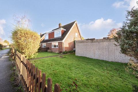3 bedroom semi-detached house for sale, Tomlin Close, Staplehurst