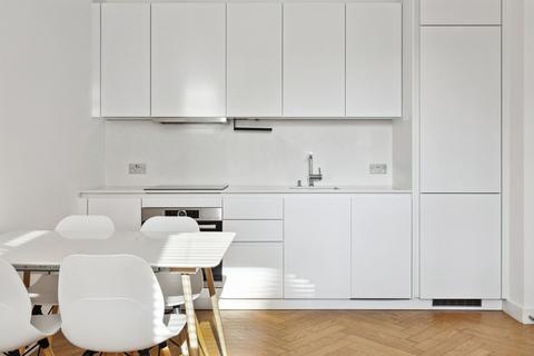 2 bedroom flat to rent, Avenue House