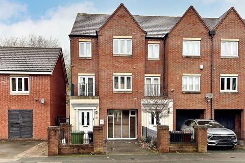 Dunoon Drive, Wolverhampton, WV4 6BS