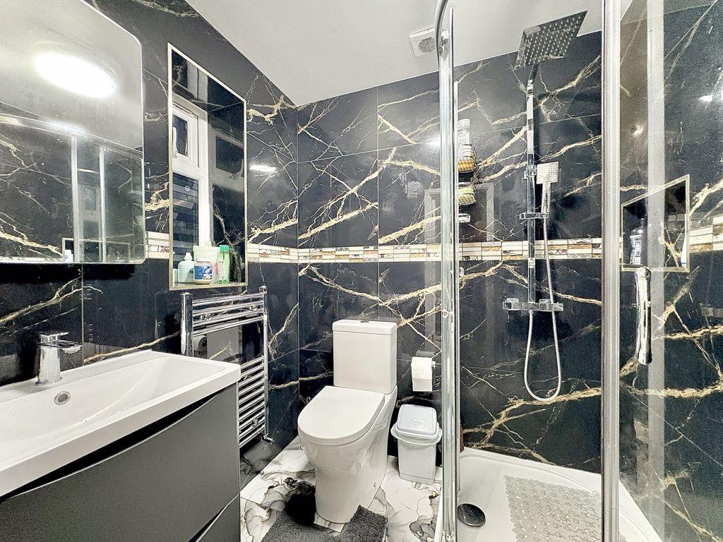 Downstairs shower