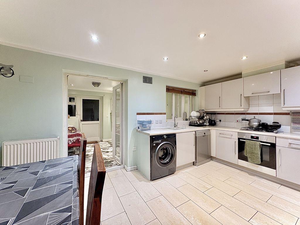 Dining kitchen