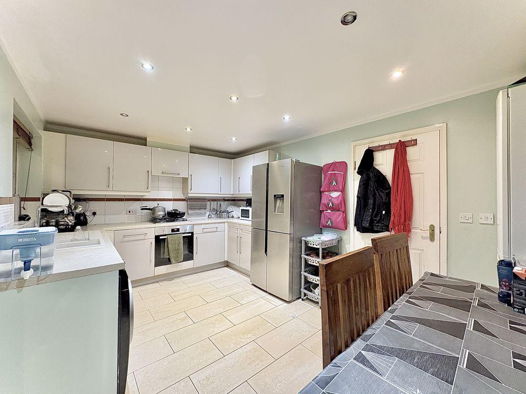 Dining kitchen