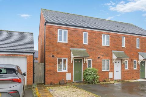 2 bedroom terraced house for sale, Stonechat Road, Bodicote
