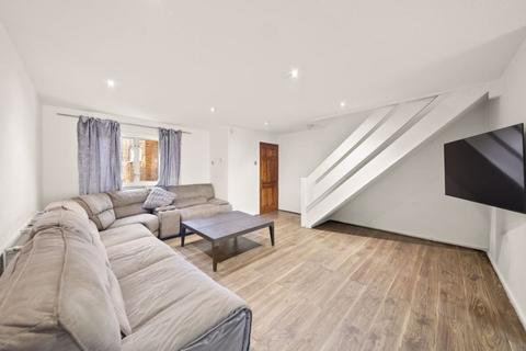 3 bedroom end of terrace house for sale, Lancaster Road, Northolt
