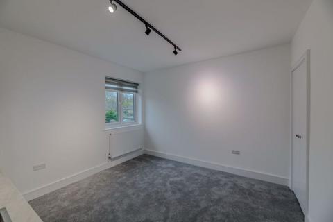 undefined, Great Cambridge Road, Waltham Cross EN8