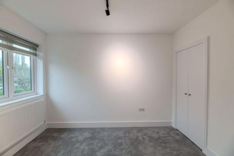 undefined, Great Cambridge Road, Waltham Cross EN8